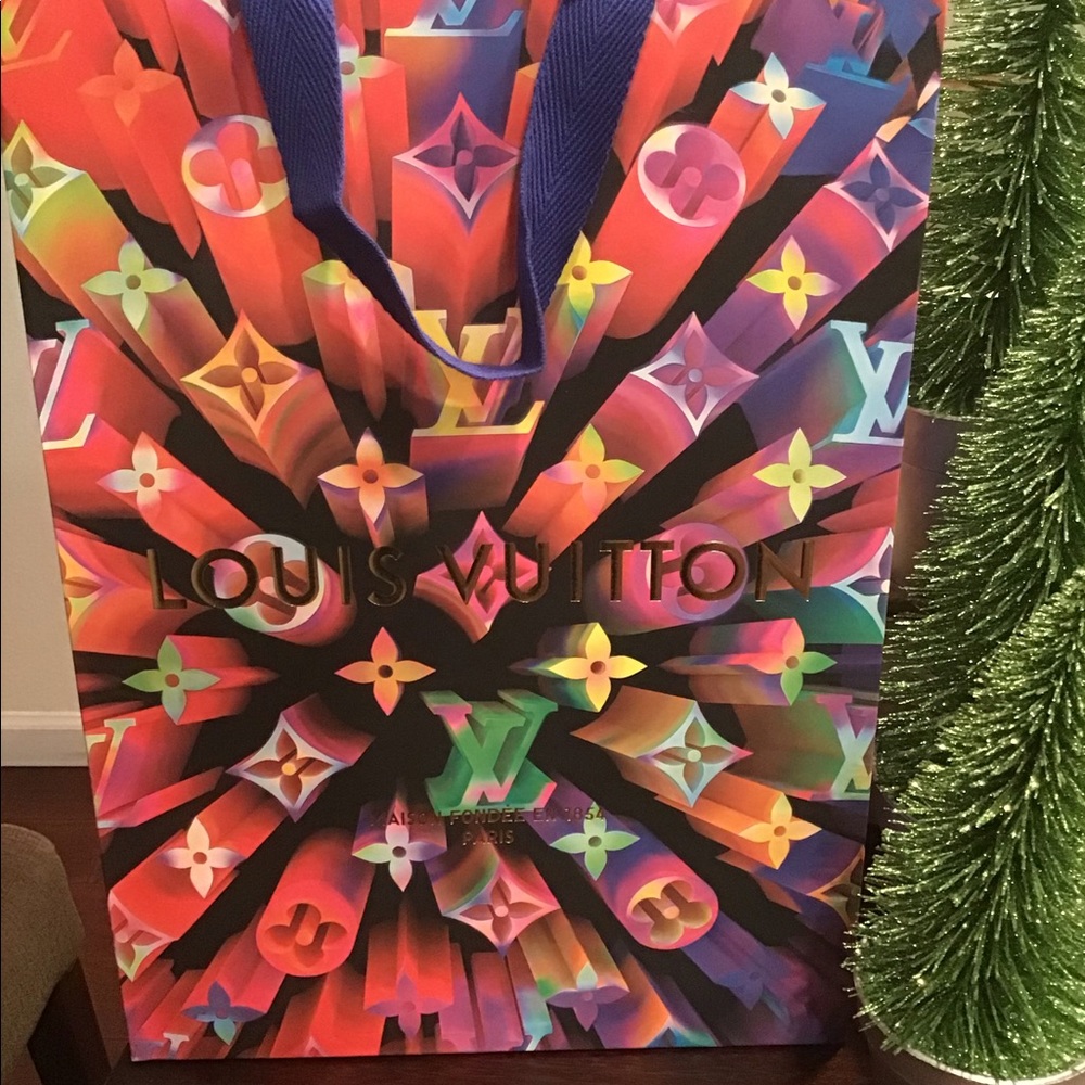 Louis Vuitton Holiday Gift Bag🛍